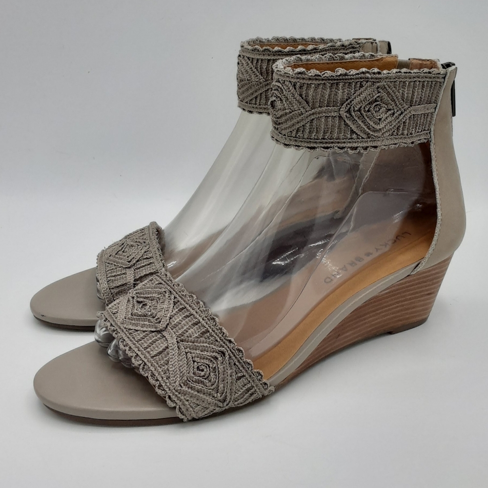 Lucky Brand Joshelle Leather Wedge Heel Sandal Size 8.5M Color Roasted Cashew.